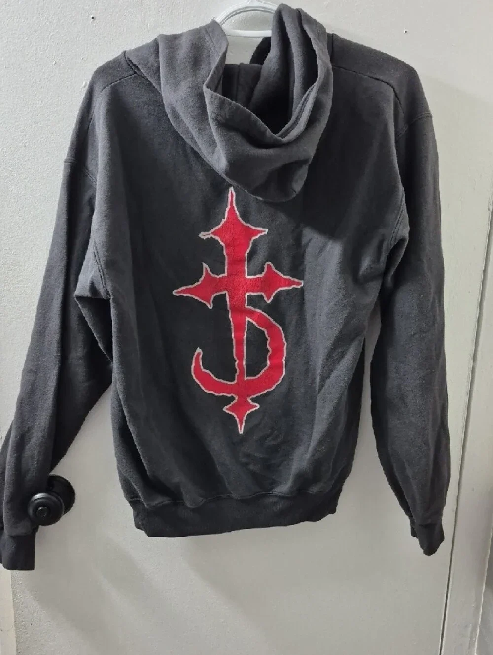 Vintage 2005 'DevilDriver' Zip-Up Hoodie in Black with Red Logo - Picture 6 of 7